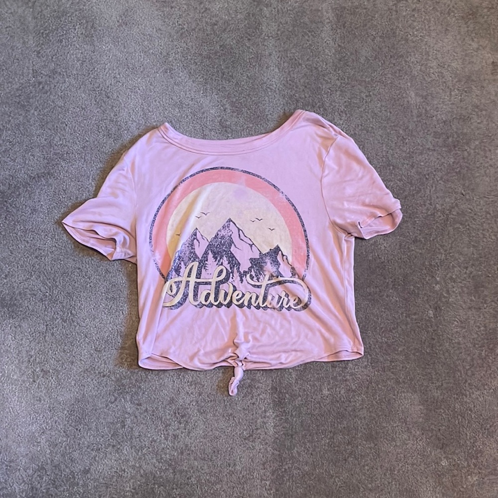 Small pink t shirt might be a crop top depending on your size